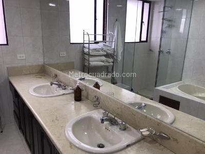 Apartamento de 4 alcobas en venta en Rosales Bella Vista, Bogotá, 305 m² · foto 18 de 20