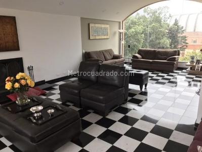 Apartamento de 4 alcobas en venta en Chapinero Alto Emaus, Bogotá, 300 m² · foto 2 de 20