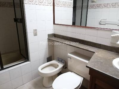 Apartamento de 3 alcobas en venta en Santa Barbara Central, Bogotá, 176 m² · foto 5 de 15