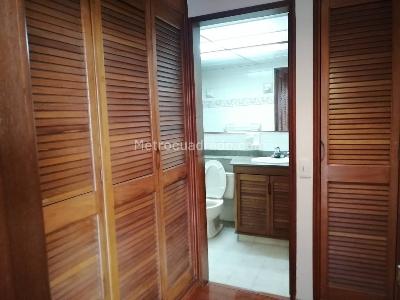 Apartamento de 3 alcobas en venta en Santa Barbara Central, Bogotá, 176 m² · foto 6 de 15