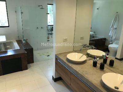 Apartamento de 3 alcobas en venta en Bosque De Pinos I, Bogotá, 226 m² · foto 12 de 20