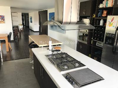 Apartamento de 3 alcobas en venta en Bosque De Pinos I, Bogotá, 226 m² · foto 9 de 20