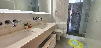 Apartamento en venta en Los Rosales, Bogotá · foto 13 de 16