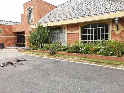 Casa de 4 alcobas en venta en Montearroyo, Bogotá, 700 m² · foto 4 de 20