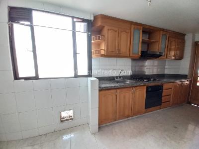 Apartamento de 3 alcobas en venta en Chico Santa Barbara, Bogotá, 117 m² · foto 5 de 16