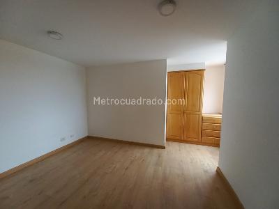 Apartamento de 3 alcobas en venta en Chico Santa Barbara, Bogotá, 117 m² · foto 6 de 16