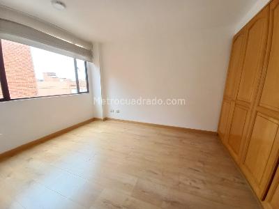 Apartamento de 3 alcobas en venta en Chico Santa Barbara, Bogotá, 117 m² · foto 8 de 16