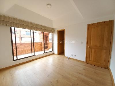 Apartamento de 3 alcobas en venta en Chico Santa Barbara, Bogotá, 117 m² · foto 9 de 16