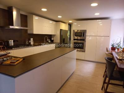 Apartamento de 4 alcobas en venta en Sierras Del Moral, Bogotá, 256 m² · foto 13 de 18