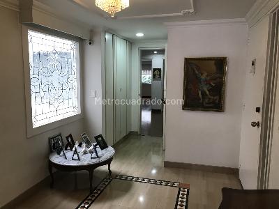 Apartamento de 3 alcobas en venta en Los Rosales, Bogotá, 184 m² · foto 10 de 17