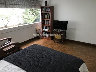 Apartamento de 3 alcobas en venta en Los Rosales, Bogotá, 184 m² · foto 12 de 17
