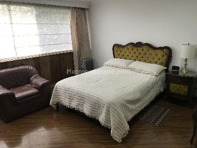 Apartamento de 3 alcobas en venta en Los Rosales, Bogotá, 184 m² · foto 14 de 17