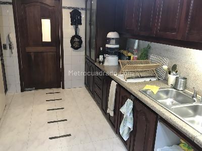 Apartamento de 3 alcobas en venta en Los Rosales, Bogotá, 198 m² · foto 13 de 18