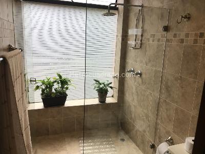 Apartamento de 3 alcobas en venta en Los Rosales, Bogotá, 198 m² · foto 15 de 18