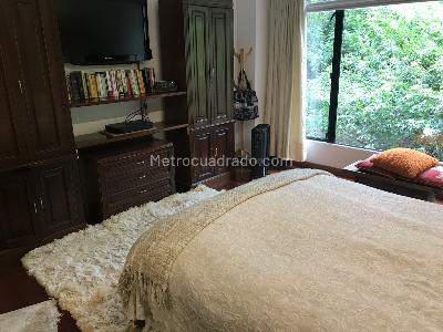 Apartamento de 3 alcobas en venta en Los Rosales, Bogotá, 198 m² · foto 2 de 18