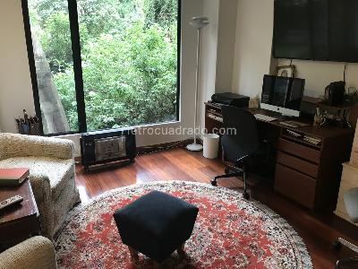 Apartamento de 3 alcobas en venta en Los Rosales, Bogotá, 198 m² · foto 3 de 18