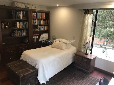Apartamento de 3 alcobas en venta en Los Rosales, Bogotá, 198 m² · foto 5 de 18
