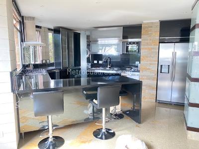Apartamento de 3 alcobas en venta en Bosque Medina, Bogotá, 204 m² · foto 3 de 4