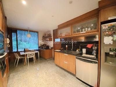 Apartamento de 3 alcobas en venta en Sierras Del Moral, Bogotá, 209 m² · foto 17 de 20