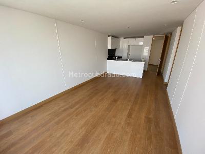 Apartamento de 2 alcobas en venta en Altos Cedro Golf, Bogotá, 89 m² · foto 2 de 9