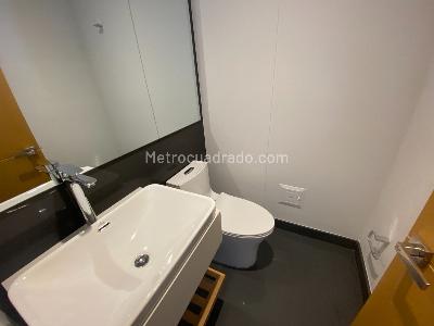 Apartamento de 2 alcobas en venta en Altos Cedro Golf, Bogotá, 89 m² · foto 3 de 9