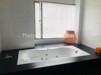 Apartamento en venta en Chico La Cabrera, Bogotá · foto 8 de 20