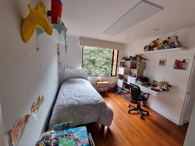 Apartamento de 3 alcobas en venta en Sierras Del Moral, Bogotá, 209 m² · foto 14 de 19
