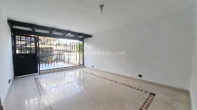 Casa de 3 alcobas en venta en Santa Coloma, Bogotá, 192 m² · foto 5 de 20
