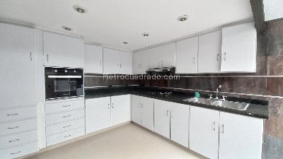 Casa de 3 alcobas en venta en Santa Coloma, Bogotá, 192 m² · foto 7 de 20