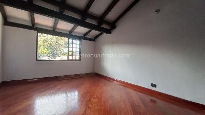 Casa de 3 alcobas en venta en Santa Coloma, Bogotá, 192 m² · foto 8 de 20