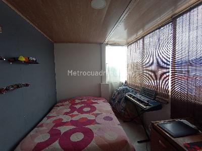 Casa de 5 alcobas en venta en Las Ferias, Bogotá, 410 m² · foto 13 de 19