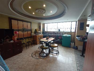 Casa de 5 alcobas en venta en Las Ferias, Bogotá, 410 m² · foto 5 de 19