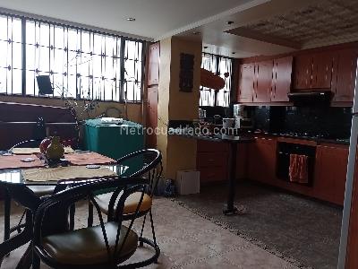 Casa de 5 alcobas en venta en Las Ferias, Bogotá, 410 m² · foto 7 de 19