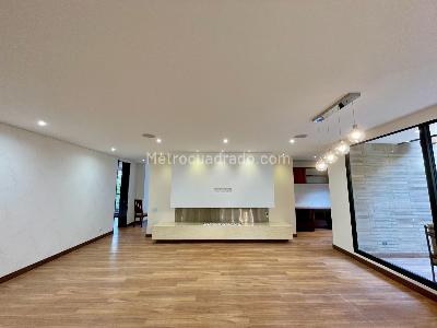 Apartamento de 3 alcobas en venta en Cerros De Suba, Bogotá, 241 m² · foto 10 de 20