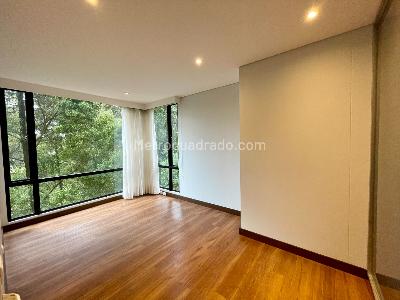 Apartamento de 3 alcobas en venta en Cerros De Suba, Bogotá, 241 m² · foto 2 de 20