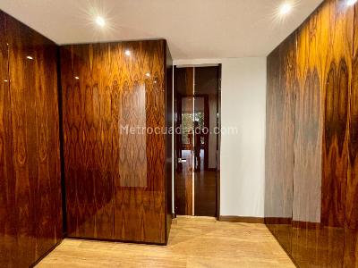 Apartamento de 3 alcobas en venta en Cerros De Suba, Bogotá, 241 m² · foto 5 de 20
