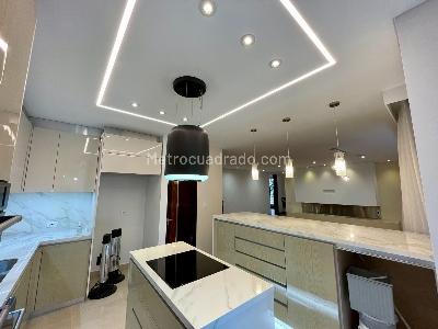 Apartamento de 3 alcobas en venta en Cerros De Suba, Bogotá, 241 m² · foto 8 de 20