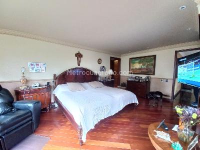 Apartamento de 4 alcobas en venta en Sierras Del Moral, Bogotá, 392 m² · foto 11 de 19