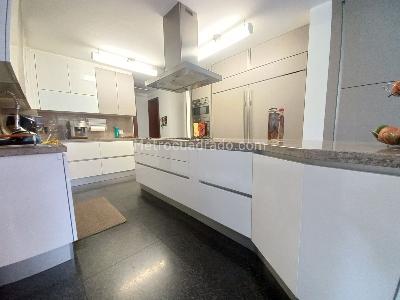Apartamento de 4 alcobas en venta en Sierras Del Moral, Bogotá, 392 m² · foto 2 de 19
