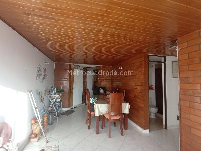 Apartamento en venta en Granada Norte, Bogotá · foto 3 de 20