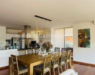 Apartamento de 3 alcobas en venta en La Cabrera, Bogotá, 220 m² · foto 18 de 20