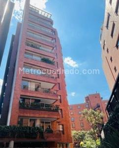 Apartamento de 3 alcobas en venta en La Cabrera, Bogotá, 220 m² · foto 2 de 20