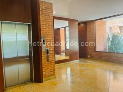 Apartamento de 3 alcobas en venta en La Cabrera, Bogotá, 220 m² · foto 12 de 20