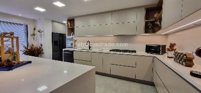 Apartamento de 3 alcobas en venta en Sierras Del Moral, Bogotá, 243 m² · foto 4 de 20