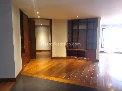 Apartamento de 3 alcobas en venta en Bella Vista Norte, Bogotá, 176 m² · foto 2 de 15