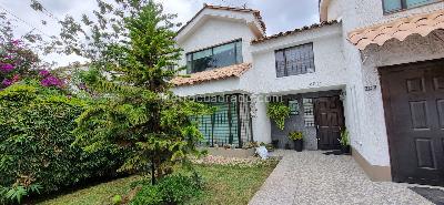 Casa de 3 alcobas en venta en Cedro Golf, Bogotá, 220 m² · foto 2 de 20