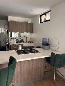 Apartamento de 3 alcobas en venta en Santa Barbara Occidental, Bogotá, 106 m² · foto 8 de 19