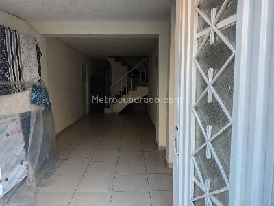 Casa de 5 alcobas en venta en Fontibon Bohios, Bogotá, 260 m² · foto 2 de 15