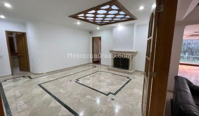 Casa de 3 alcobas en venta en Santa Barbara Alta, Bogotá, 594 m² · foto 7 de 20