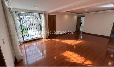 Casa de 3 alcobas en venta en Santa Barbara Alta, Bogotá, 594 m² · foto 8 de 20